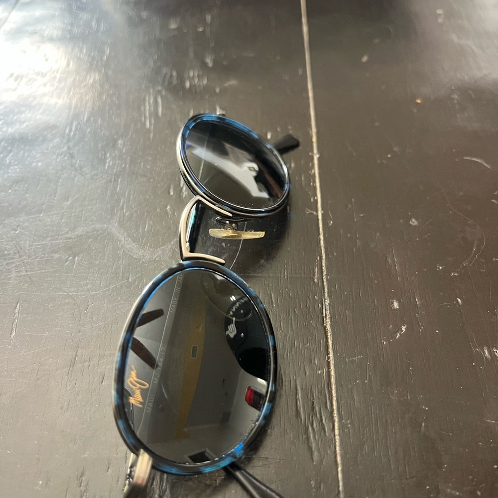 Maui Jim Blue Oval Sunglasses